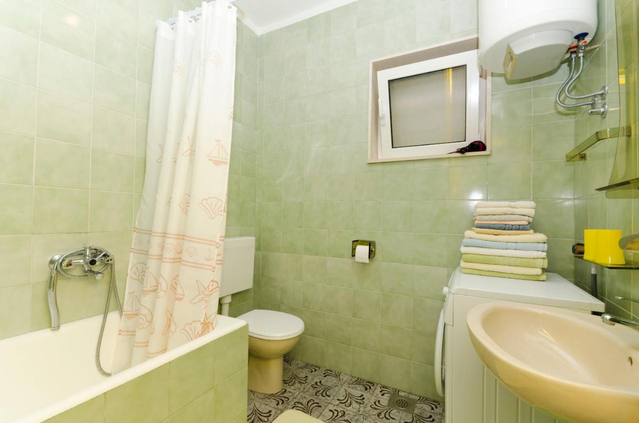 Apartments Simon Бол Екстериор снимка