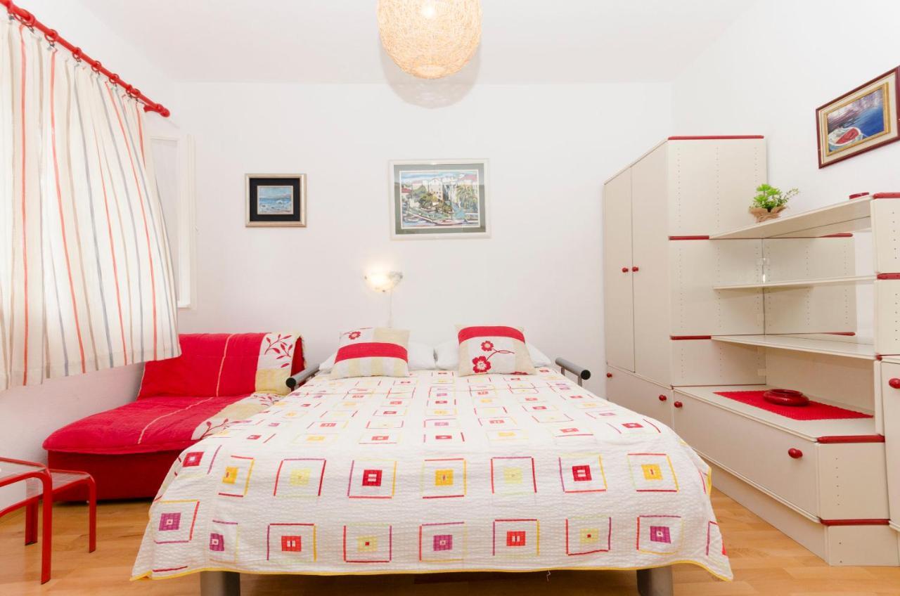 Apartments Simon Бол Екстериор снимка