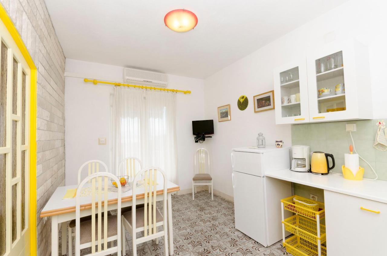 Apartments Simon Бол Екстериор снимка
