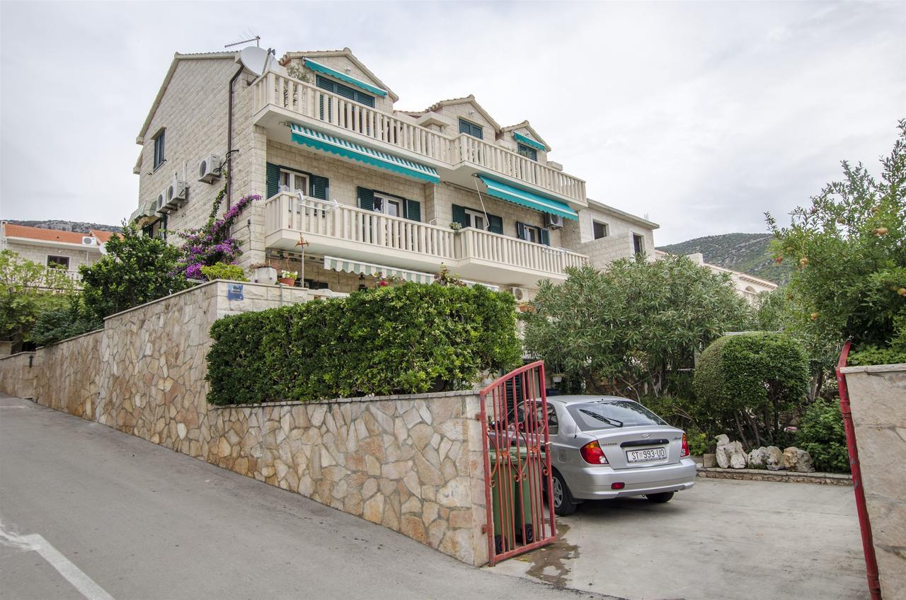 Apartments Simon Бол Екстериор снимка